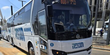 מאות נהגי חברת 'תנופה' בשביתת אזהרה למשך שעות