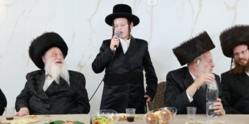 בר מצווה לנכד הגרד"ש זולדן שליט"א דומ"ץ דקהילת סערט ויז'ניץ | גלריה