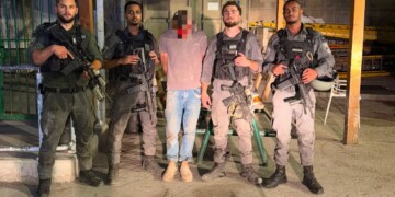 צפו: כך הפלסטיני חפר מנהרה סמוך לגדר ההפרדה