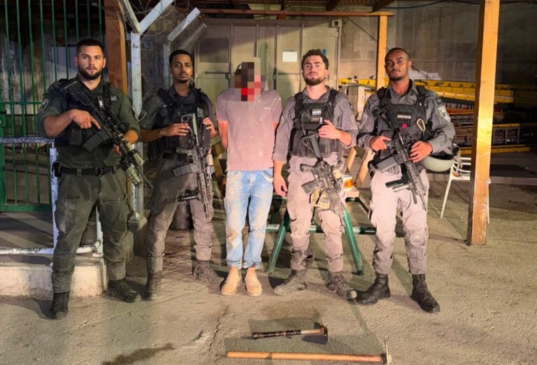 צפו: כך הפלסטיני חפר מנהרה סמוך לגדר ההפרדה