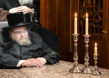 למה הורה כ"ק האדמו"ר מבעלזא לנשים להדליק מעתה נר נוסף לשבת