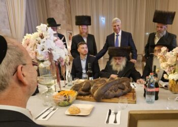 רבנים ואישי ציבור בשמחת שבע הברכות לבנו של ראש העיר