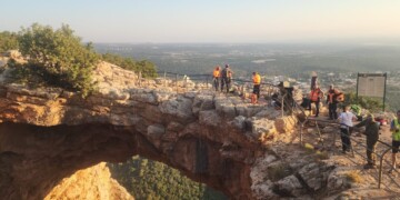 אסון רודף אסון: בחור ישיבה נהרג כשנפל מגובה במערת קשת