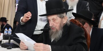 צפו: מרן נשנק מבכי כשדיבר על מצב עולם התורה