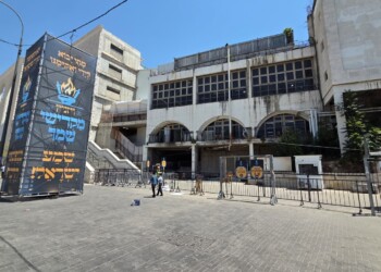 נשלמות ההכנות לאירוע הענק של רבבות חסידי ויז'ניץ הערב