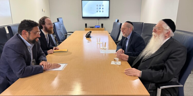 משבר הוויזות לתלמידי הקבוצה: ח"כ פרוש בפגישה דחופה עם סגן שגריר ארה"ב
