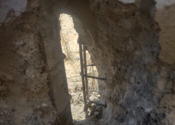 פלסטינים ניסו לחצוב בגדר ההפרדה ונעצרו תוך כדי פעולה