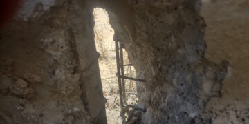 פלסטינים ניסו לחצוב בגדר ההפרדה ונעצרו תוך כדי פעולה
