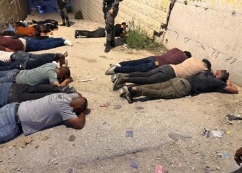 צפו: 18 שב"חים הסתתרו בדופן כפולה בגחון משאית