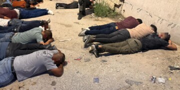 צפו: 18 שב"חים הסתתרו בדופן כפולה בגחון משאית