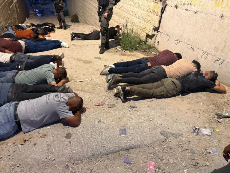צפו: 18 שב"חים הסתתרו בדופן כפולה בגחון משאית