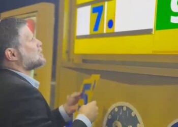 צפו: סמוטריץ הלך בחצות לתחנת דלק והחליף את המחיר