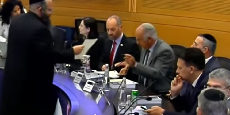 מפלגת 'צבע שחור' הגישה רשימה לוועדת הבחירות