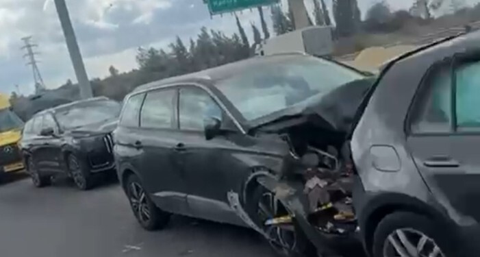 כביש 6: 18 נפגעים בתאונת שרשרת בין שמונה כלי רכב