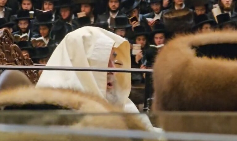רבבות ב'סליחות' בויז'ניץ; כ"ק האדמו"ר ירד לפני התיבה