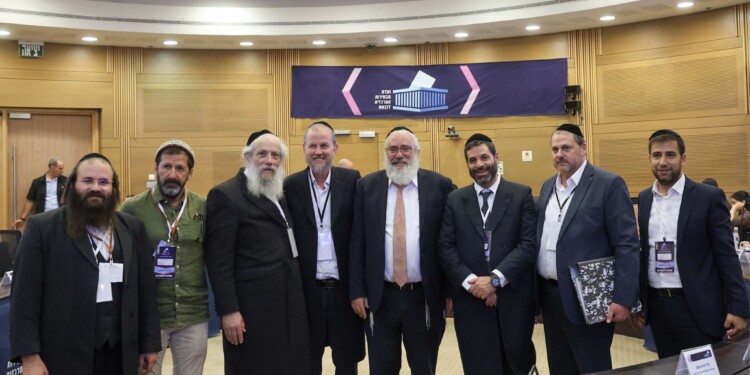 יהדות התורה הגישה את רשימתה – דגל התורה בראש