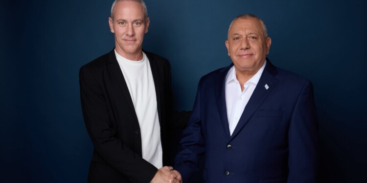 חילי טרופר שנפרד הבוקר מהנדל חבר לאייזנקוט