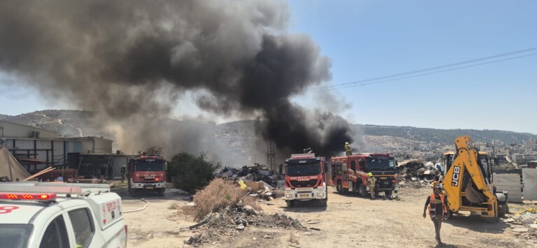 הושגה שליטה על השריפה שפרצה לפני שעות בביתר עילית