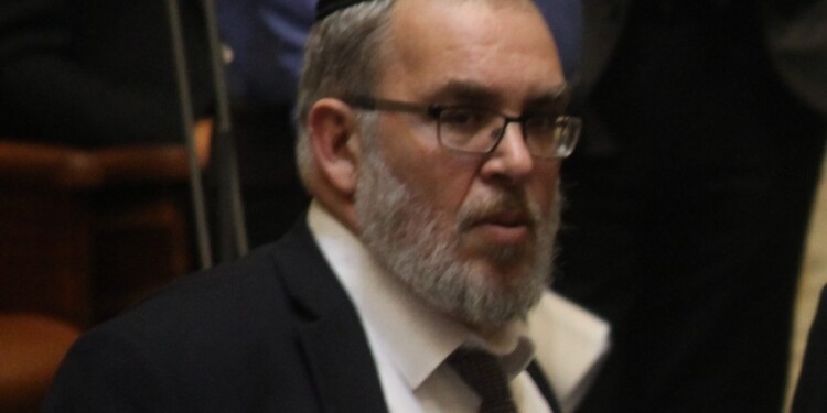 ח"כ אשר לרמטכ"ל לשעבר: שפלות כמו שלך ספק אם יש במשמרות המהפכה
