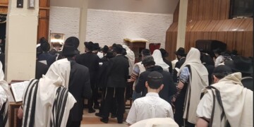 ניו יורק: בן 17 נפל בביהמ"ד 770 מגובה ומצבו קשה