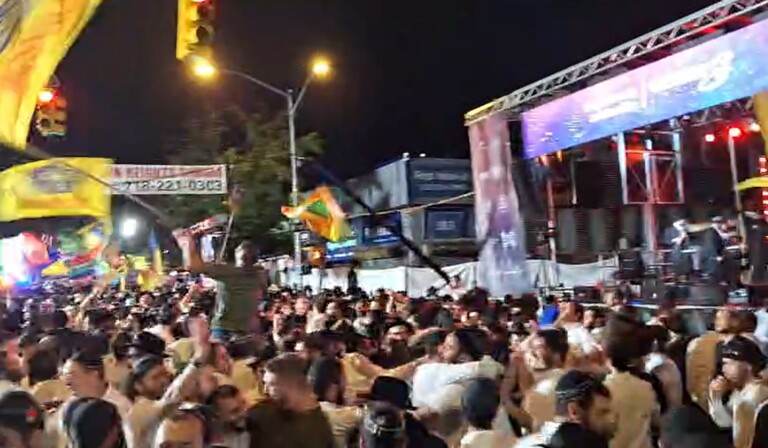 ניו יורק: 10 שעות ברצף של שמחת בית השואבה