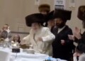 צפו: האדמו"ר מויז'ניץ בריקוד נלהב בטיש נעילת החג