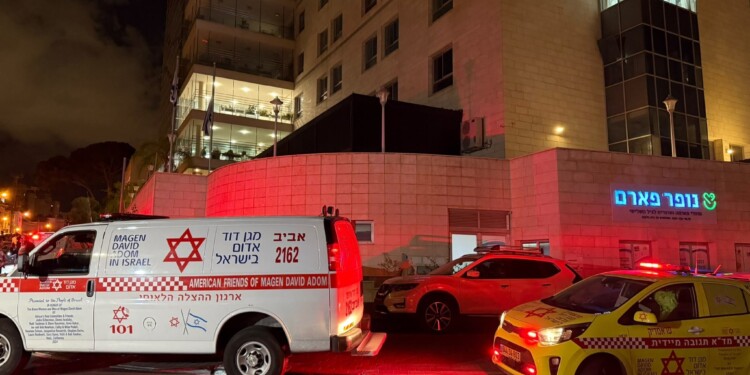 בני ברק: 24 נפגעים בשריפה שפרצה בבית אבות