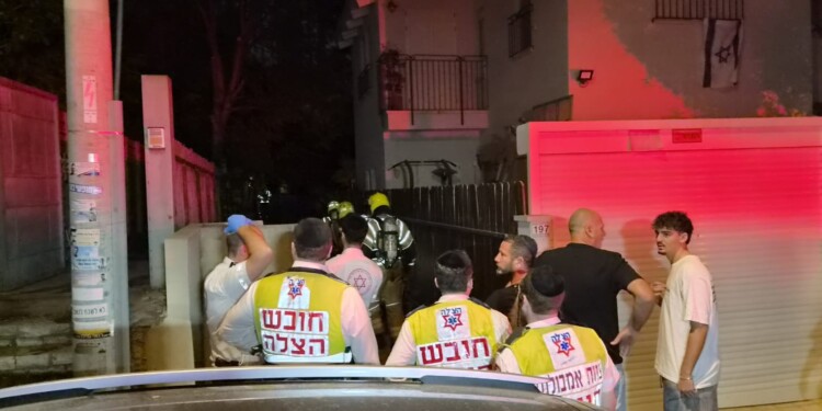 דיווח ראשוני על פיצוץ בלוני גז ושריפה של מספר דירות ברמת גן