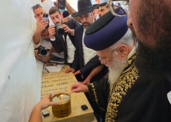 מרן הרשל"צ הקדים הגעתו לציון אביו מחשש לפיקוח נפש