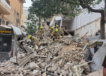 בניין קרס בתל אביב  – שלושה לכודים כבר חולצו