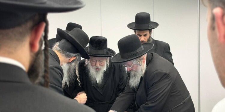 כ"ק האדמו"ר מגור שליט"א בקלפי