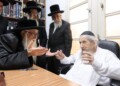מרן הגר"ד לנדו לאדמו"ר מצאנז: ברך אותי לקראת הנסיעה לחו"ל