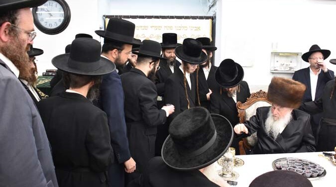טיש יארצייט בוואסלוי לרגל יום הילולת כ"ק אדמו"ר מרוזין זיע"א