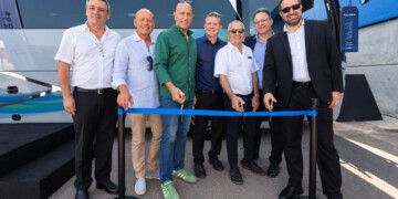 אוטובוס המימן הראשון בישראל נמסר לקבוצת בזן
